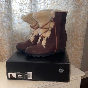 NWT in box Sorel Joan of Arctic II Shearling boots. Size 11